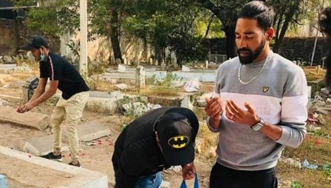 Indian pacer Mohammed Siraj paying homage to his father.