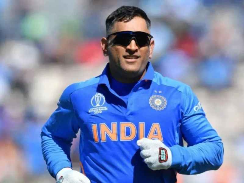MS Dhoni recreates the iconic six from the 2011 World Cup Final