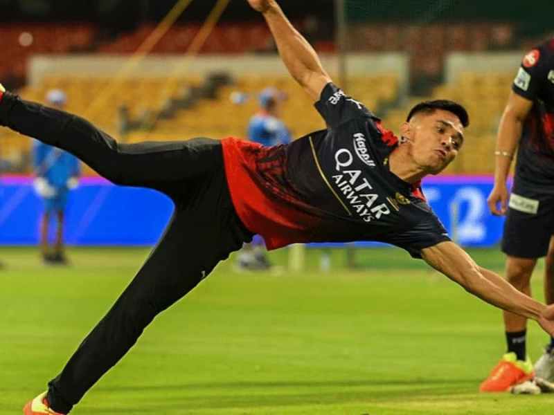 Sunil Chhetri surprises RCB with a stunning catch